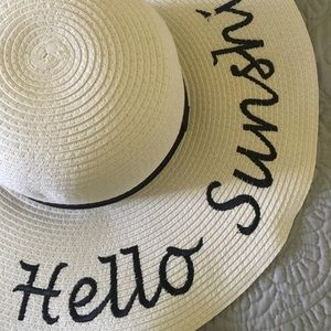 Big white/cream floppy beach hat
